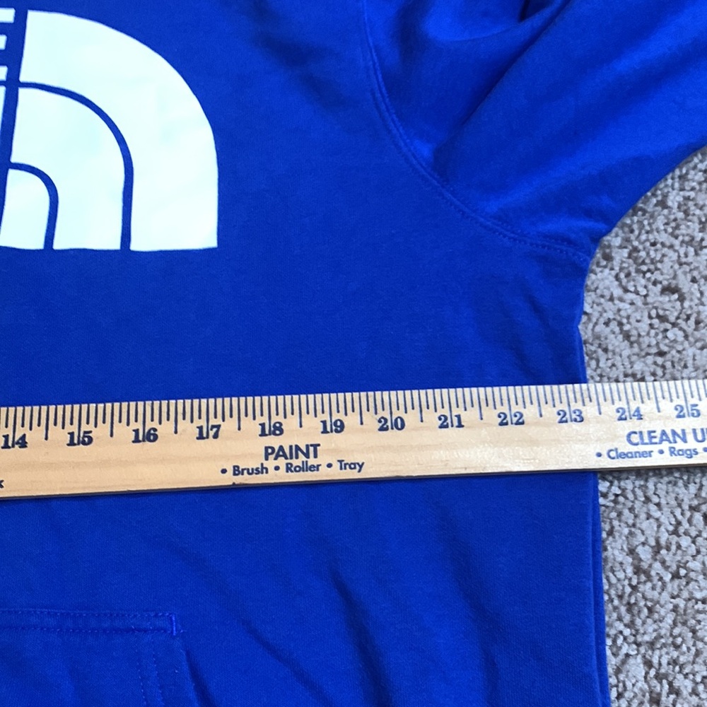 The North Face Logo Hoodie - Picture 3 of 7